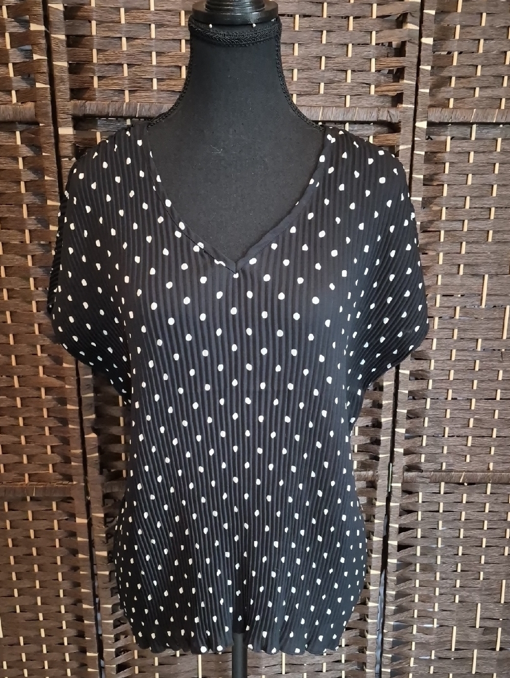 Suzy Shier Black V-Neck Polka Dot Blouse